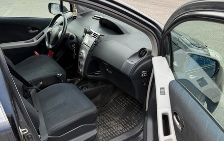 Toyota Yaris III рестайлинг, 2008 год, 680 000 рублей, 8 фотография