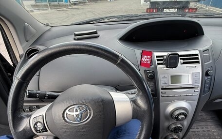 Toyota Yaris III рестайлинг, 2008 год, 680 000 рублей, 7 фотография