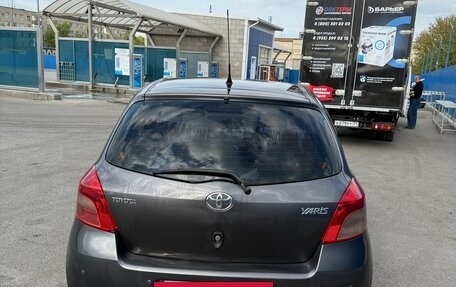 Toyota Yaris III рестайлинг, 2008 год, 680 000 рублей, 6 фотография