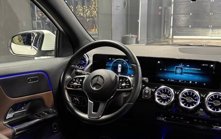 Mercedes-Benz GLA, 2021 год, 4 000 000 рублей, 10 фотография