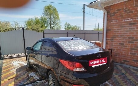 Hyundai Solaris II рестайлинг, 2013 год, 615 000 рублей, 2 фотография