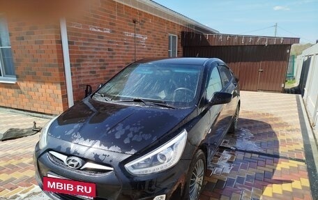 Hyundai Solaris II рестайлинг, 2013 год, 615 000 рублей, 11 фотография