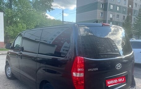 Hyundai H-1 II рестайлинг, 2018 год, 2 700 000 рублей, 4 фотография