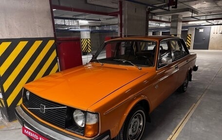 Volvo 240 Series, 1975 год, 1 250 000 рублей, 34 фотография
