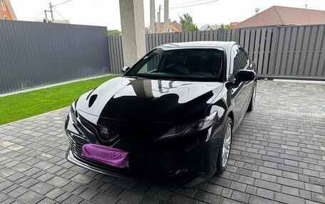 Toyota Camry, 2020 год, 3 490 000 рублей, 2 фотография