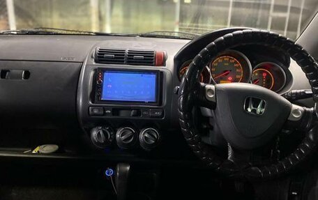 Honda Fit III, 2002 год, 400 000 рублей, 2 фотография