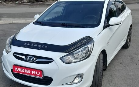 Hyundai Solaris II рестайлинг, 2013 год, 850 000 рублей, 1 фотография