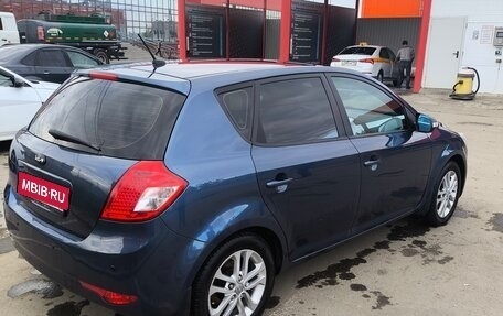 KIA cee'd I рестайлинг, 2011 год, 699 000 рублей, 1 фотография