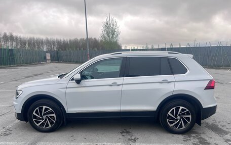 Volkswagen Tiguan II, 2018 год, 2 800 000 рублей, 2 фотография