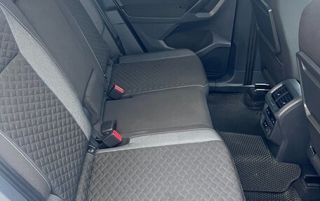 Volkswagen Tiguan II, 2018 год, 2 800 000 рублей, 13 фотография