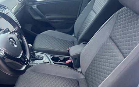 Volkswagen Tiguan II, 2018 год, 2 800 000 рублей, 17 фотография
