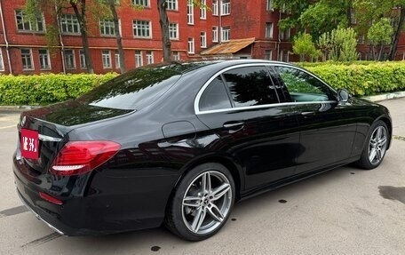 Mercedes-Benz E-Класс, 2019 год, 3 550 000 рублей, 4 фотография