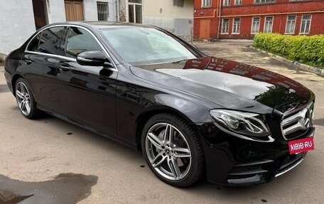 Mercedes-Benz E-Класс, 2019 год, 3 550 000 рублей, 3 фотография