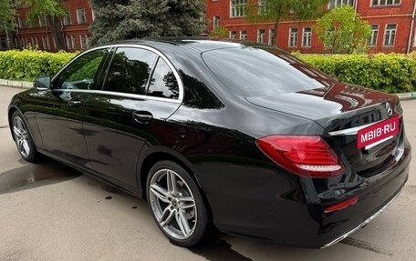 Mercedes-Benz E-Класс, 2019 год, 3 550 000 рублей, 6 фотография