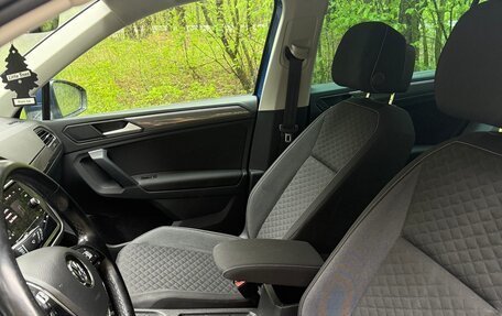 Volkswagen Tiguan II, 2018 год, 2 200 000 рублей, 5 фотография