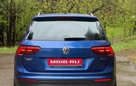 Volkswagen Tiguan II, 2018 год, 2 200 000 рублей, 3 фотография