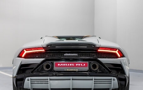 Lamborghini Huracán, 2023 год, 43 990 000 рублей, 12 фотография