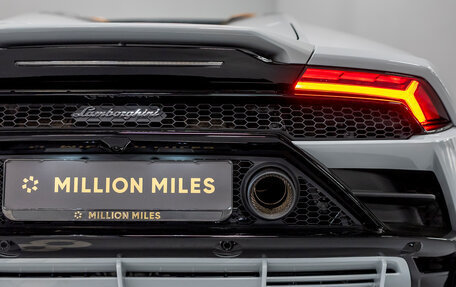 Lamborghini Huracán, 2023 год, 43 990 000 рублей, 16 фотография