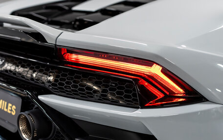 Lamborghini Huracán, 2023 год, 43 990 000 рублей, 17 фотография