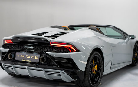Lamborghini Huracán, 2023 год, 43 990 000 рублей, 19 фотография