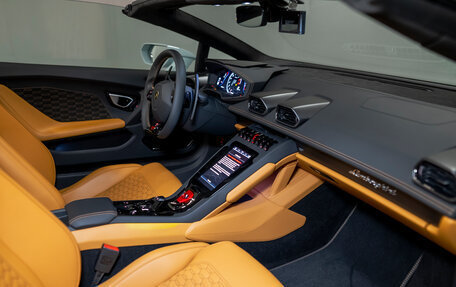 Lamborghini Huracán, 2023 год, 43 990 000 рублей, 27 фотография