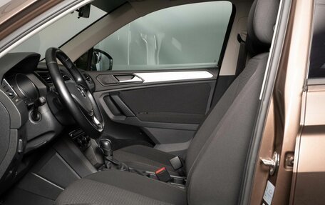 Volkswagen Tiguan II, 2019 год, 2 625 000 рублей, 8 фотография