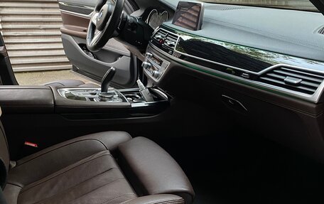 BMW 7 серия, 2018 год, 4 700 000 рублей, 14 фотография