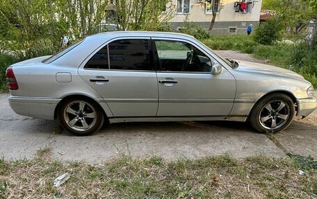 Mercedes-Benz C-Класс, 1994 год, 500 000 рублей, 8 фотография