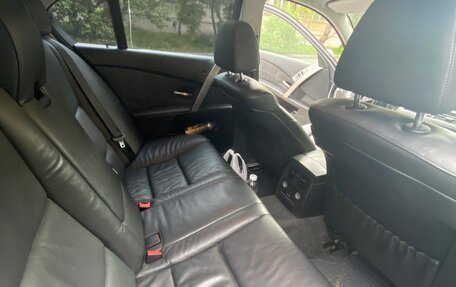 BMW 5 серия, 2006 год, 950 000 рублей, 16 фотография