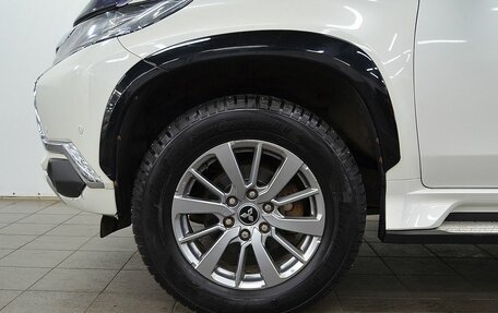 Mitsubishi Pajero Sport III рестайлинг, 2017 год, 2 320 000 рублей, 8 фотография