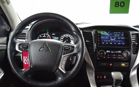 Mitsubishi Pajero Sport III рестайлинг, 2017 год, 2 320 000 рублей, 11 фотография