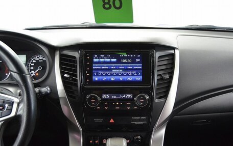 Mitsubishi Pajero Sport III рестайлинг, 2017 год, 2 320 000 рублей, 13 фотография