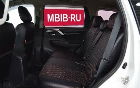 Mitsubishi Pajero Sport III рестайлинг, 2017 год, 2 320 000 рублей, 16 фотография