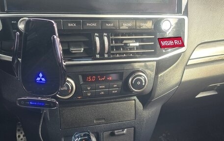Mitsubishi Pajero IV, 2012 год, 2 590 000 рублей, 17 фотография