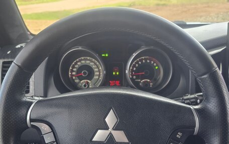 Mitsubishi Pajero IV, 2012 год, 2 590 000 рублей, 22 фотография
