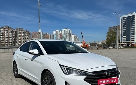 Hyundai Avante, 2019 год, 1 950 000 рублей, 2 фотография
