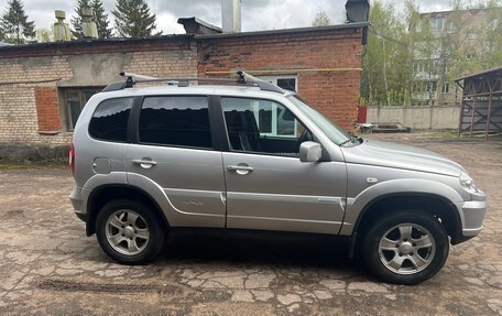 Chevrolet Niva I рестайлинг, 2011 год, 590 000 рублей, 1 фотография