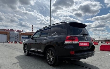 Toyota Land Cruiser 200, 2020 год, 10 900 000 рублей, 4 фотография