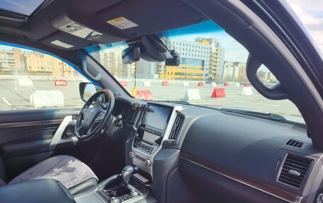 Toyota Land Cruiser 200, 2020 год, 10 900 000 рублей, 23 фотография