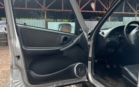 Chevrolet Niva I рестайлинг, 2011 год, 590 000 рублей, 10 фотография