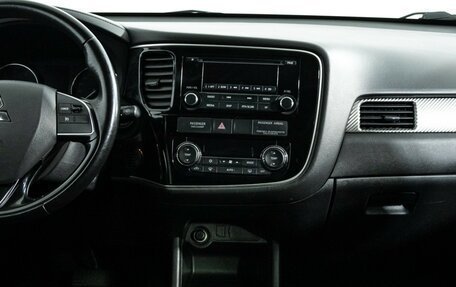 Mitsubishi Outlander III рестайлинг 3, 2016 год, 1 549 585 рублей, 14 фотография