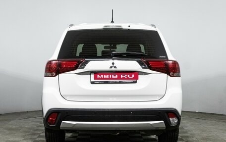 Mitsubishi Outlander III рестайлинг 3, 2016 год, 1 549 585 рублей, 6 фотография