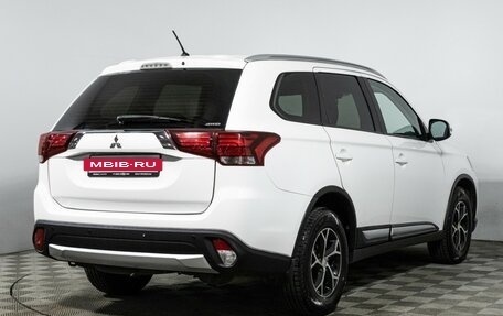 Mitsubishi Outlander III рестайлинг 3, 2016 год, 1 549 585 рублей, 5 фотография