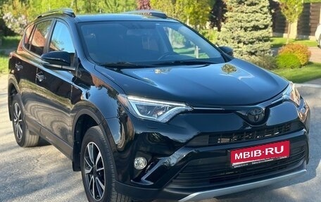 Toyota RAV4, 2018 год, 2 330 000 рублей, 1 фотография