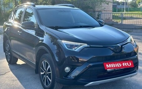 Toyota RAV4, 2018 год, 2 330 000 рублей, 3 фотография