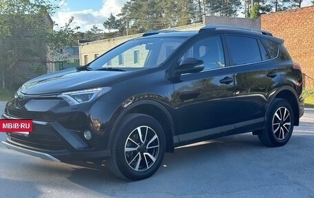 Toyota RAV4, 2018 год, 2 330 000 рублей, 4 фотография