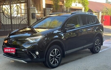 Toyota RAV4, 2018 год, 2 330 000 рублей, 6 фотография