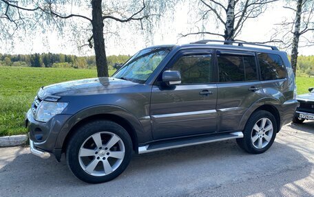 Mitsubishi Pajero IV, 2012 год, 2 700 000 рублей, 2 фотография