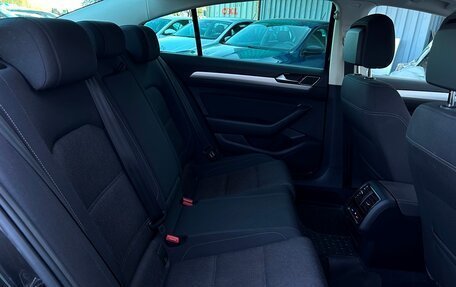 Volkswagen Passat B8 рестайлинг, 2019 год, 1 987 800 рублей, 11 фотография