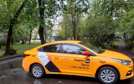 Hyundai Solaris II рестайлинг, 2018 год, 700 000 рублей, 10 фотография